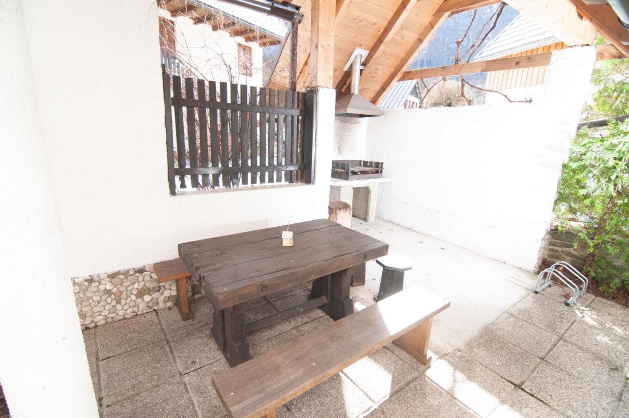 Guest House Vila Korosec โบเว็ก ภายนอก รูปภาพ