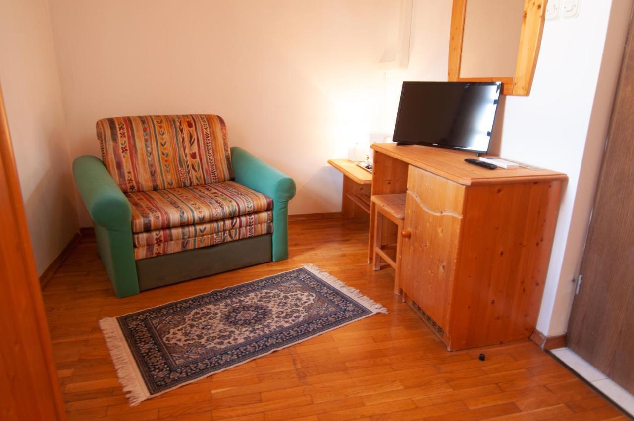 Guest House Vila Korosec โบเว็ก ภายนอก รูปภาพ
