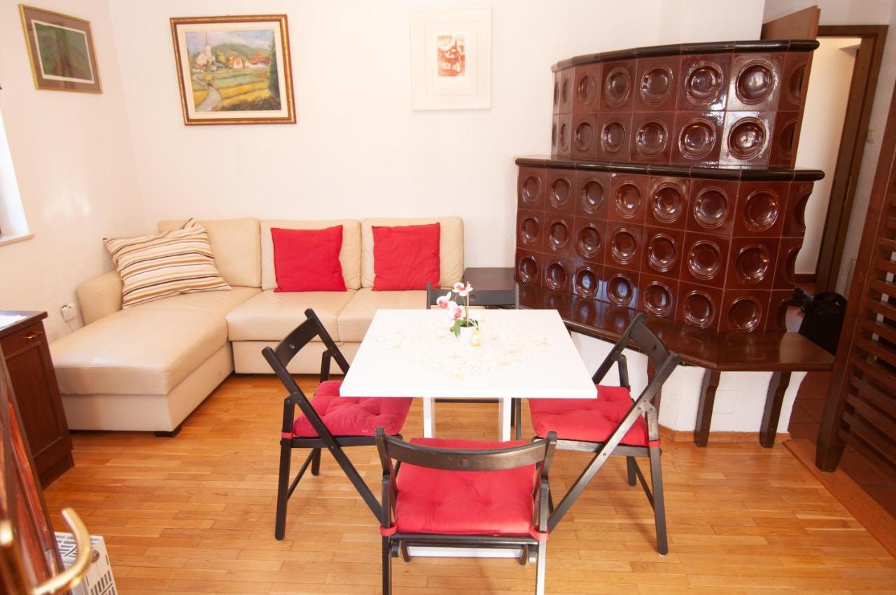 Guest House Vila Korosec โบเว็ก ภายนอก รูปภาพ